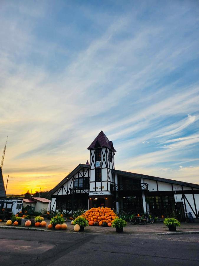 Niseko Hotel Kiraku Rin Exteriör bild